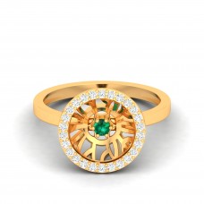 Natural Emerald Round Wheel Shaped Gold Ring